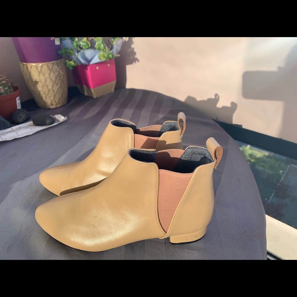 Beige boots - Picture 3 of 5